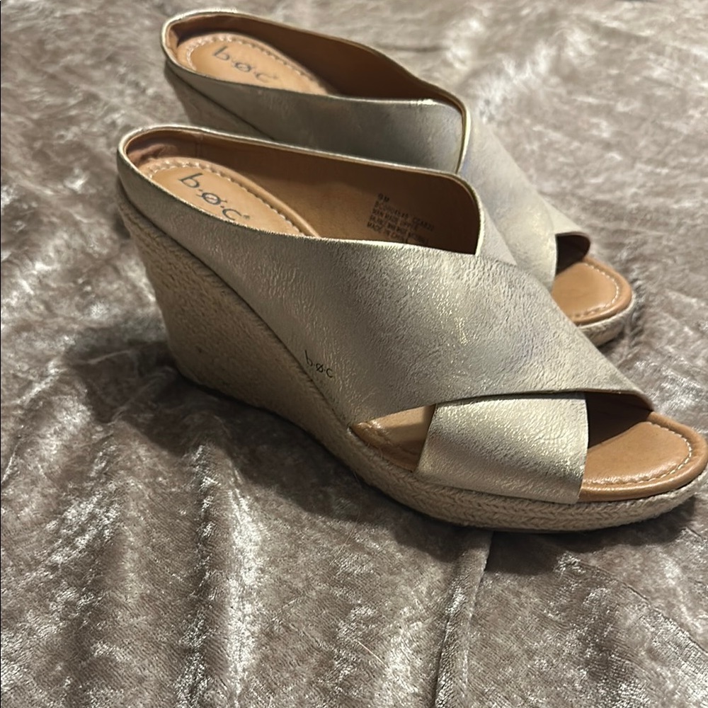 b.o.c. Gold Wedge Shoes with Modern Design